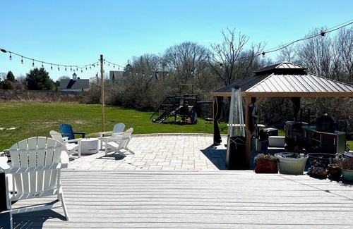 Middletown House | Entire Home w/Backyard & Hot Tub, Close to Beaches
