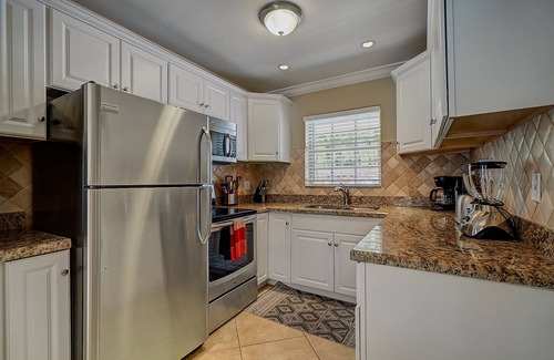 South Corals House | Entire home with a resort style pool. Close to beaches, shopping & resturants.