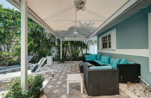South Corals House | Entire home with a resort style pool. Close to beaches, shopping & resturants.