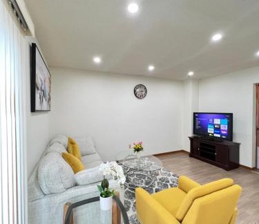 Thorold House | Entire House-3BRM-14 mins from Niagara Falls