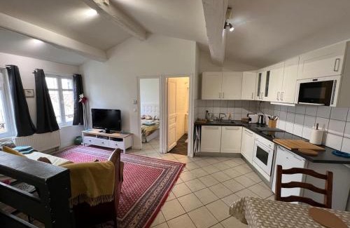 Saintes House | Entire house city center reserved parking