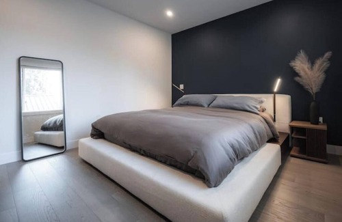 Knight House | Entire House in Vancouver /Short Term Stays Alllowed