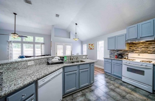 Lakeville House | Entire House | Open & Spacious Home