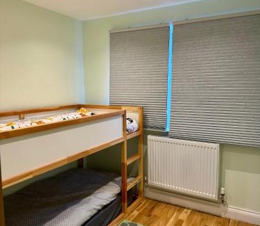 Hemel Hempstead House | Entire house with a large lounge