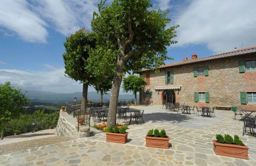 Pietrapiana House | Entire house with all 6 rooms. 1 fourbedded, 1 triplebedded, 4 doublerooms, all with private bath.