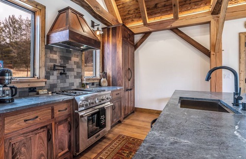 Rockbridge Baths Cottage | Entire luxurious cottage in Rockbridge Baths, Virginia