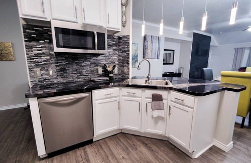 McKinney House | Entire Luxury 3 Bedroom Residential House