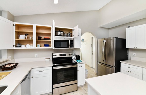 Poinciana House | Entire Luxury home 3 bed 2 bath Near Disney!