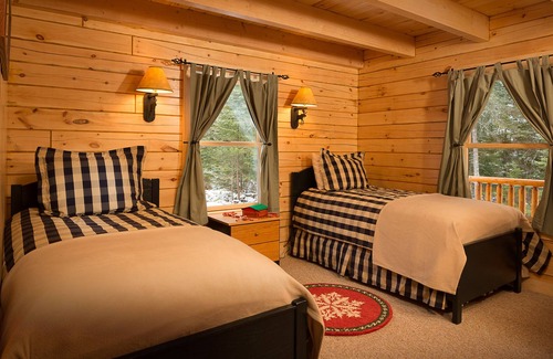 Rangeley Cabin | Entire private beautifuly fully appointed log cabin with Shared Lake Frontage.
