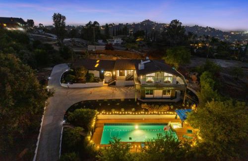 El Cajon House | Entire Private Big Yard, View, 4BR, King Bed, 10 Parking, Available Now