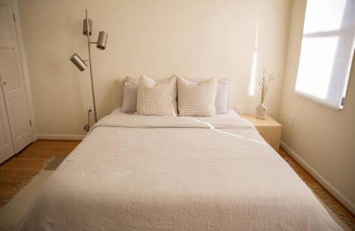 Capitol Hill House | Entire rowhouse in Capitol Hill with free parking