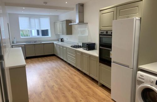 New Brighton House | Entire Seaside Home, Sleeps 8, All en-suite rooms