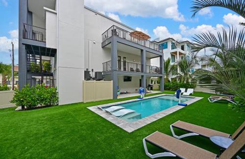 Siesta Key House | Entire Siesta Key Beach House - 6 BR, Pool & Ocean Access