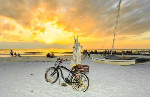 Siesta Key House | Entire Siesta Key Beach House - 6 BR, Pool & Ocean Access