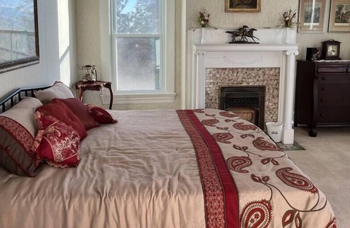 Roanoke House | Entire upstairs rooms