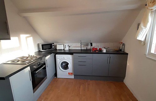 Canton Apartment | Entire Victoria Park Apartment With Free Parking