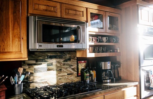 Baker City Apartment | Entire Wunder Mine Estate