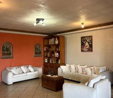 Taxco House | Entre el sol y la luna