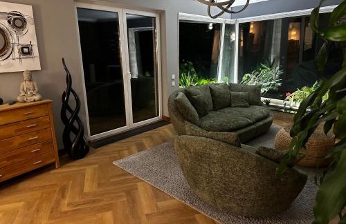 Emmerich House | Entspannung am Niederrhein - großes helles Haus mit Kamin