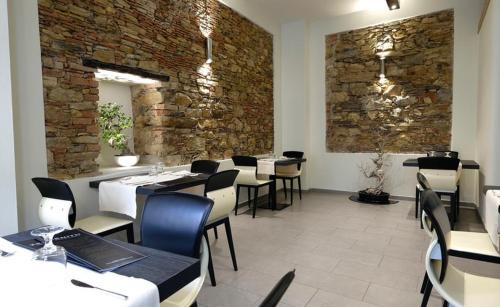 Iglesias Historic Centre Bed & Breakfast | EOS Room and Breakfast