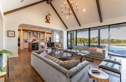 Austin House | Epic 12BR Retreat | Resort-Style Living w/Pool & Theater Near Jester King