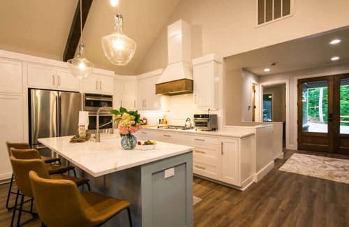 Lake Lure House | Epic 5BR w/Double Living Areas On Lake Lure