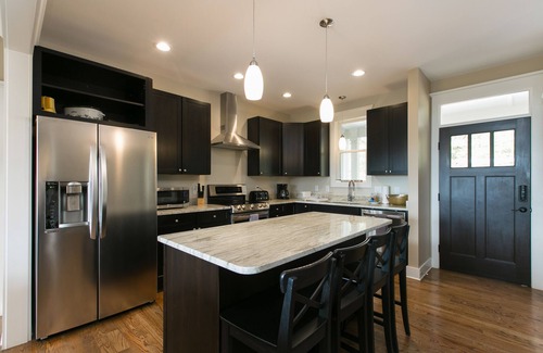 Asheville House | Epic Long Range Mountain Views! Close to Asheville, & Fire Pit! 4BR/3BA
