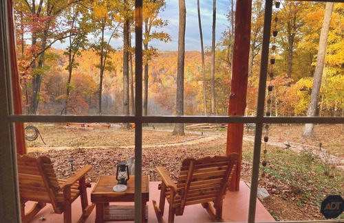 Eureka Springs Apartment | Epic Sunsets Mountainviews Jacuzzi spa & Public Lake access