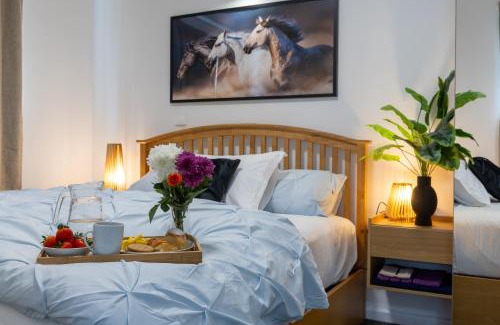 Norwich House | Epiphany homes - 4 bedroom house in Norwich - Contractor friendly - close to airport and hospital