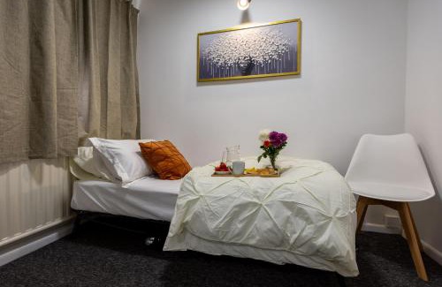 Norwich House | Epiphany homes - 4 bedroom house in Norwich - Contractor friendly - close to airport and hospital