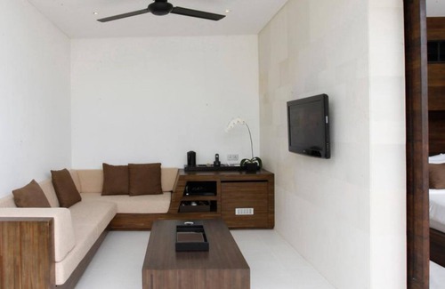 Laksmana Villa | EQLt1 Bedroom Pool Villa - Breakfast