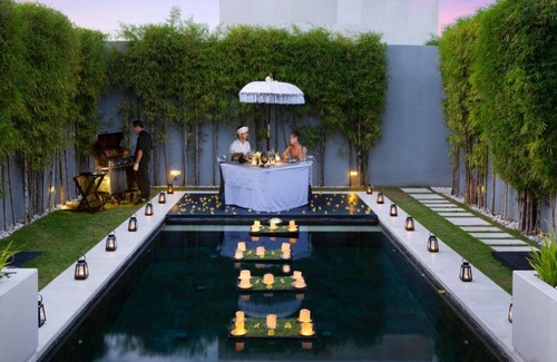 Laksmana House | EQLt1 Bedroom Signature Villa - Breakfast