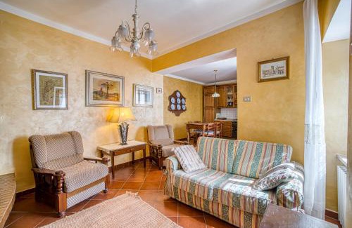 Messenano Apartment | Eremo Di Santo Apollinare