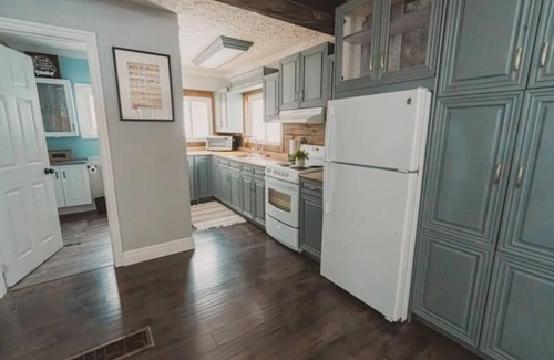 Town of Essex Cottage | Erie Breeze, Lakefront Cottage with Guest House on EPIC Wine Route!
