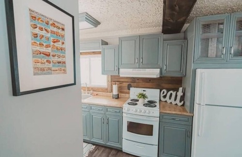 Town of Essex Cottage | Erie Breeze, Lakefront Cottage with Guest House on EPIC Wine Route!