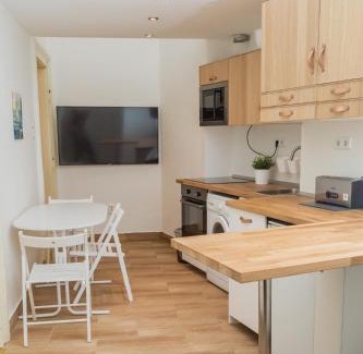 Belso-Ferencvaros Apartment | Erkel House I Grand I 2bathr