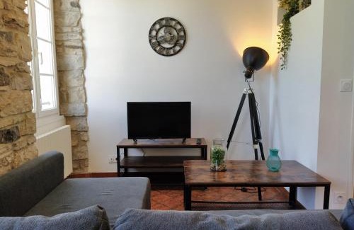 Bayonne Apartment | Eroso Saint Esprit proche gare WIFI bureaux