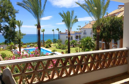 Costa del Sol Occidental Apartment | spacious apartment for 5 people on beachfront w. panoramis views