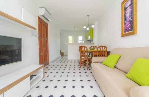 Alcudia House | ES MALLORQUI - Apartment with shared pool in Port d'Alcúdia. Free WIFI.