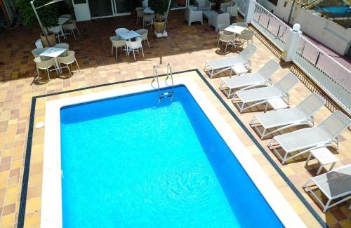West End Hotel | Es Mitjorn Hotel