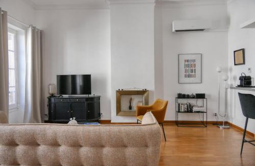 Avignon City Centre Apartment | Escale citadine au centre d'Avignon, climatisation, appartement de charme, spacieux et lumineux
