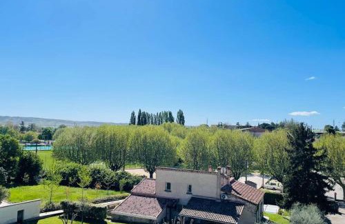 Sainte-Tulle Apartment | Escale en Provence