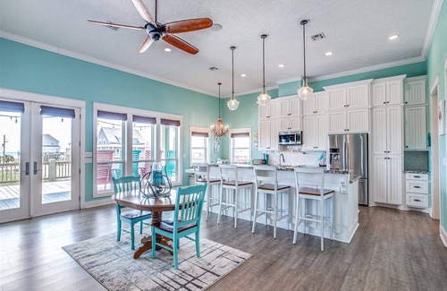 Port Bolivar House | Escape | Gulf Views | Tiki Bar | Sleeps 14
