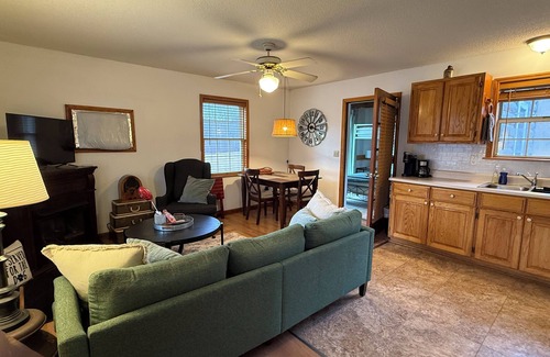 Altamont Cabin | Escape to Banjo Bungalow your cozy 2-bdrm lakefront cabin on 27 private acres