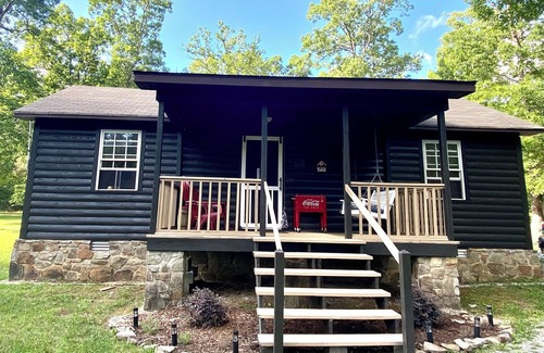 Altamont Cabin | Escape to Banjo Bungalow your cozy 2-bdrm lakefront cabin on 27 private acres