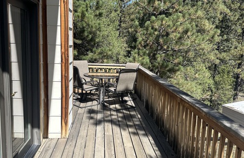 Howard Cabin | Escape to cozy Cotopaxi cabin, just a quick drive away from Arkansas River