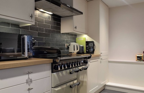 Umberleigh Cottage | Escape to Honeysuckle Cottage, a stylish retreat in High Bickington.