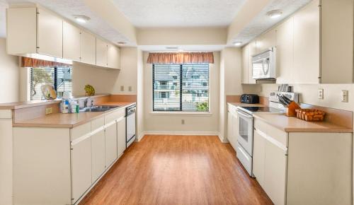 Saint Helena Island House | Escape to Oceanfront Bliss at 643 Newhaven, Golf Cart & Resort Access Included!