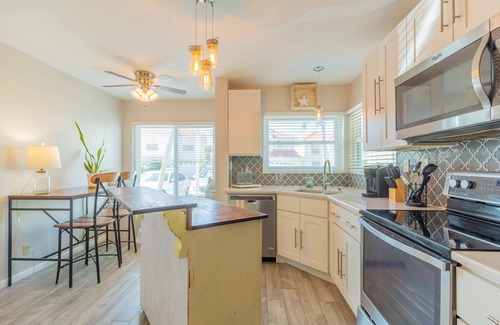 Isla del Sol Condo | Escape to Paradise in St Pete , min from ST Pete Beach , Discnts avail.