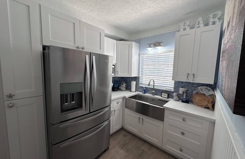 Key Largo Apartment | Escape to paradise in this cozy 1/1 with access to private ramp in Key Largo!